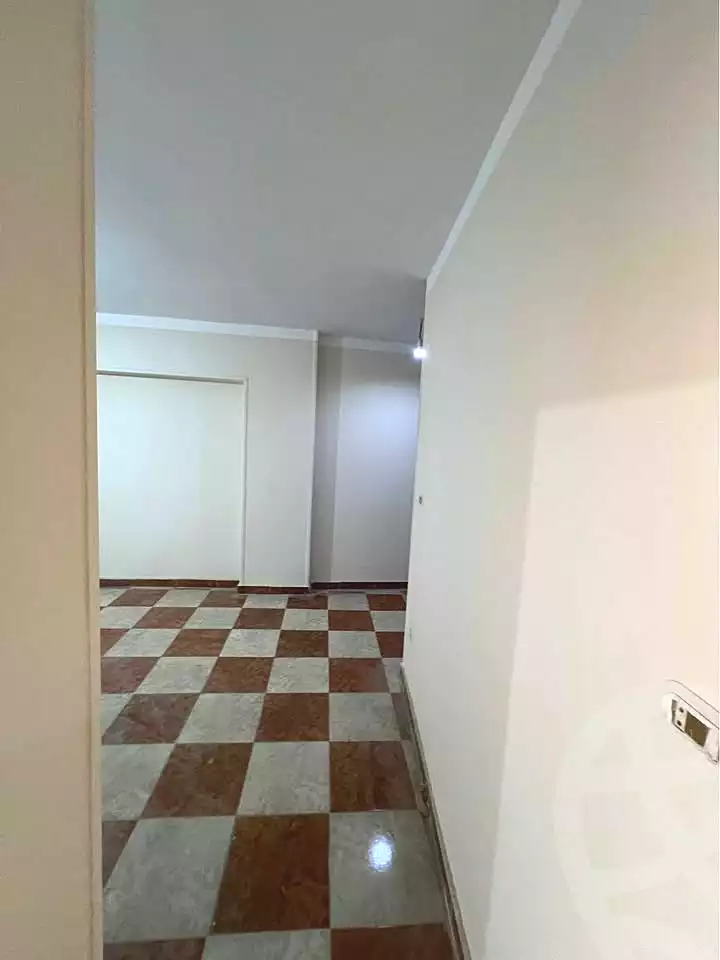 https://aqarmap.com.eg/ar/listing/7139177-for-rent-alexandria-al-agamy-lbytsh