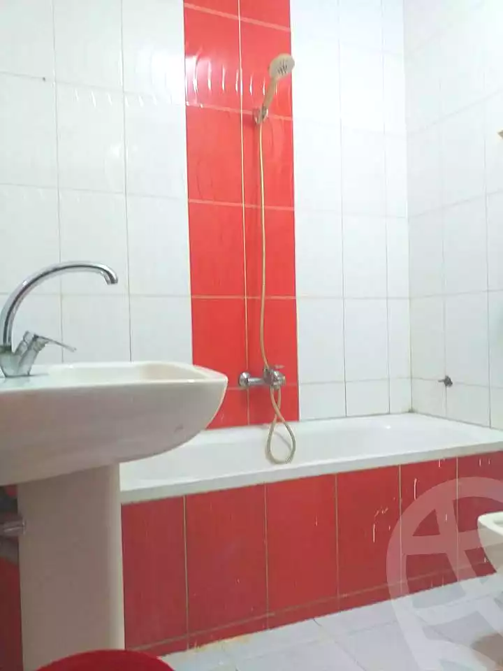 https://aqarmap.com.eg/ar/listing/7139699-for-sale-cairo-faisal-kafr-tohormos-queen-nazli-st