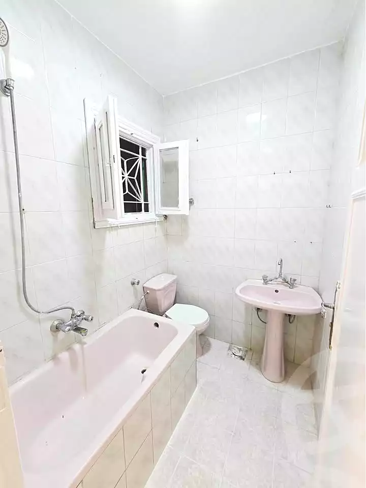 https://aqarmap.com.eg/ar/listing/7139900-for-sale-alexandria-al-agamy-shataa-el-nakheel-street-33