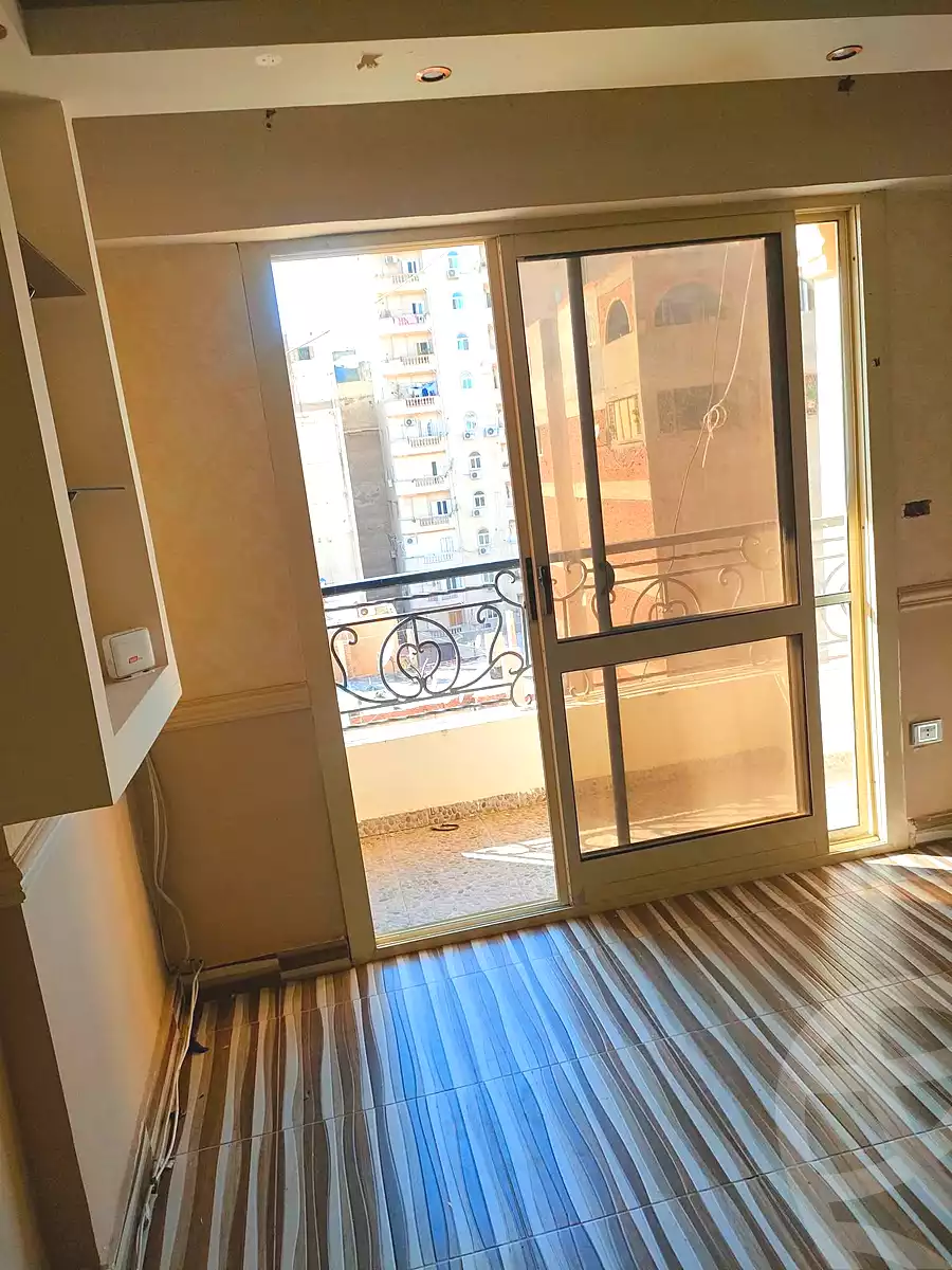 https://aqarmap.com.eg/ar/listing/7140765-for-rent-alexandria-zezenia-ibrahim-el-attar-st