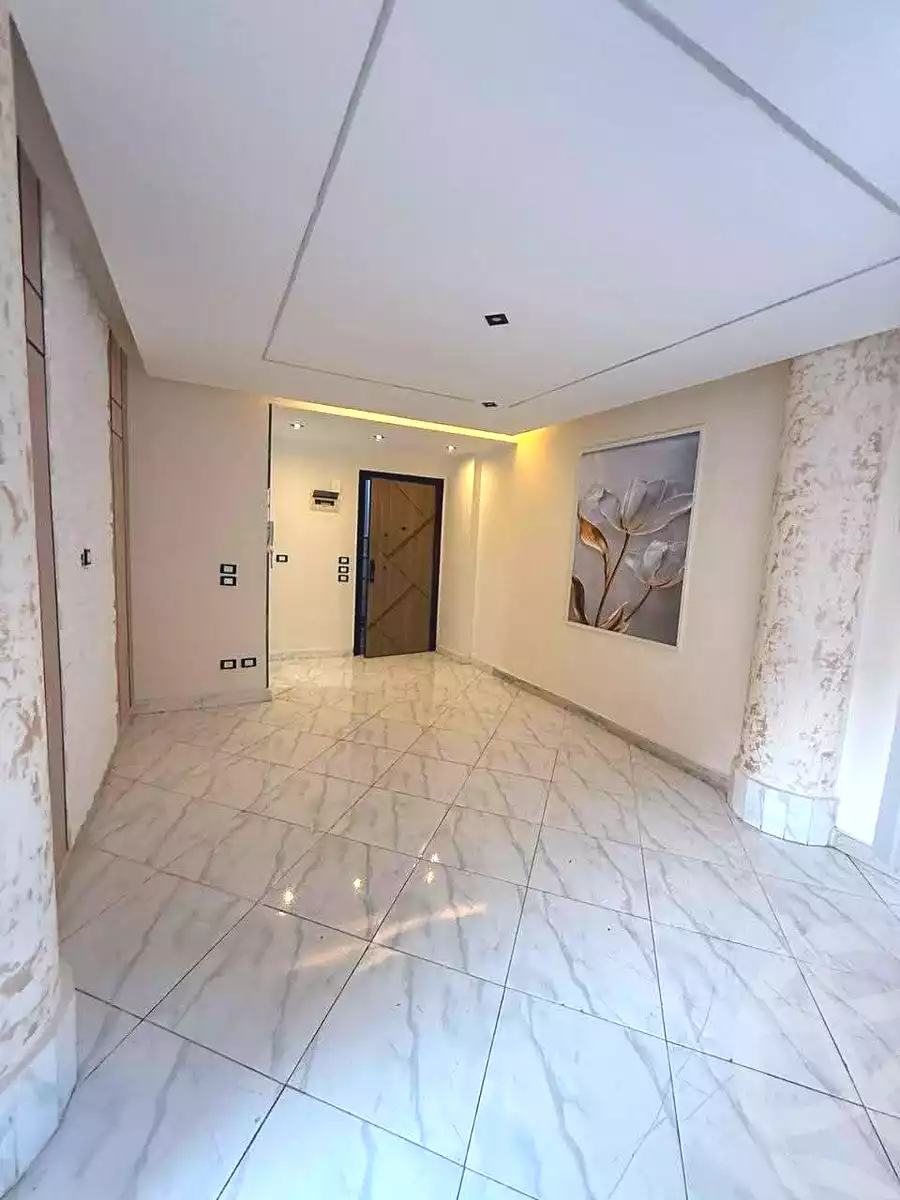 https://aqarmap.com.eg/ar/listing/7140968-for-sale-alexandria-sydy-bshr-sydy-bshr-bhry-mohamed-el-srafi-st.