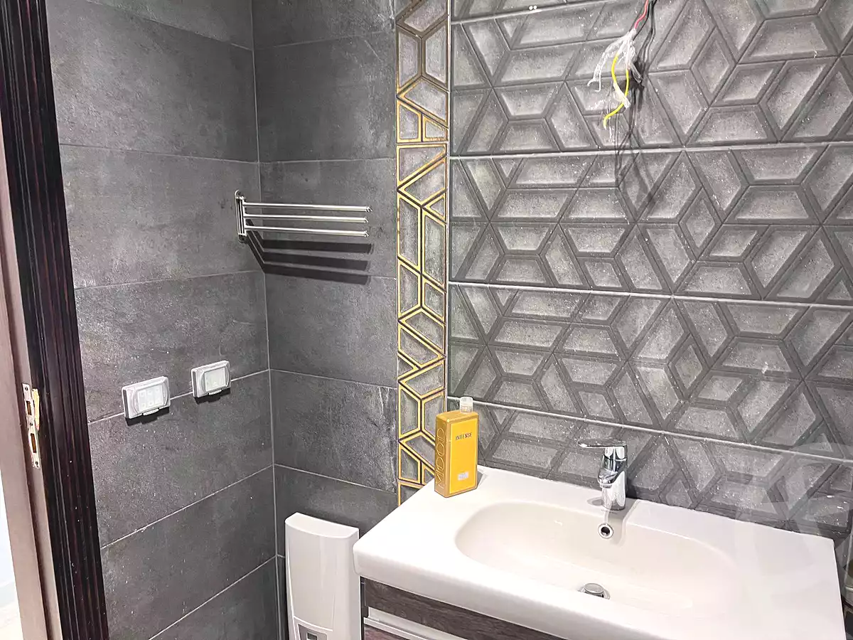https://aqarmap.com.eg/en/listing/7141101-for-rent-cairo-new-cairo-compounds-the-square