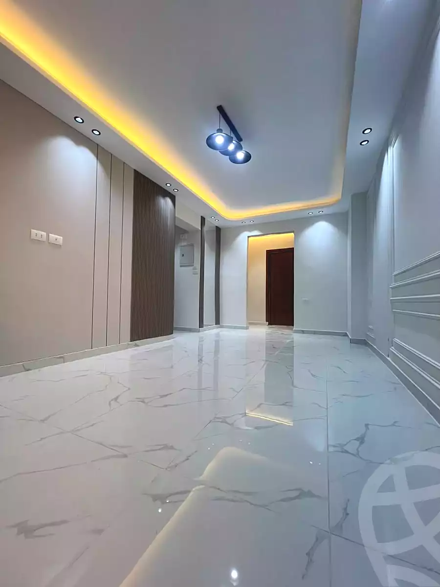 https://aqarmap.com.eg/ar/listing/7141311-for-sale-cairo-6th-of-october-el-ahyaa-neighborhood-3rd-al-hay-al-thalith-st
