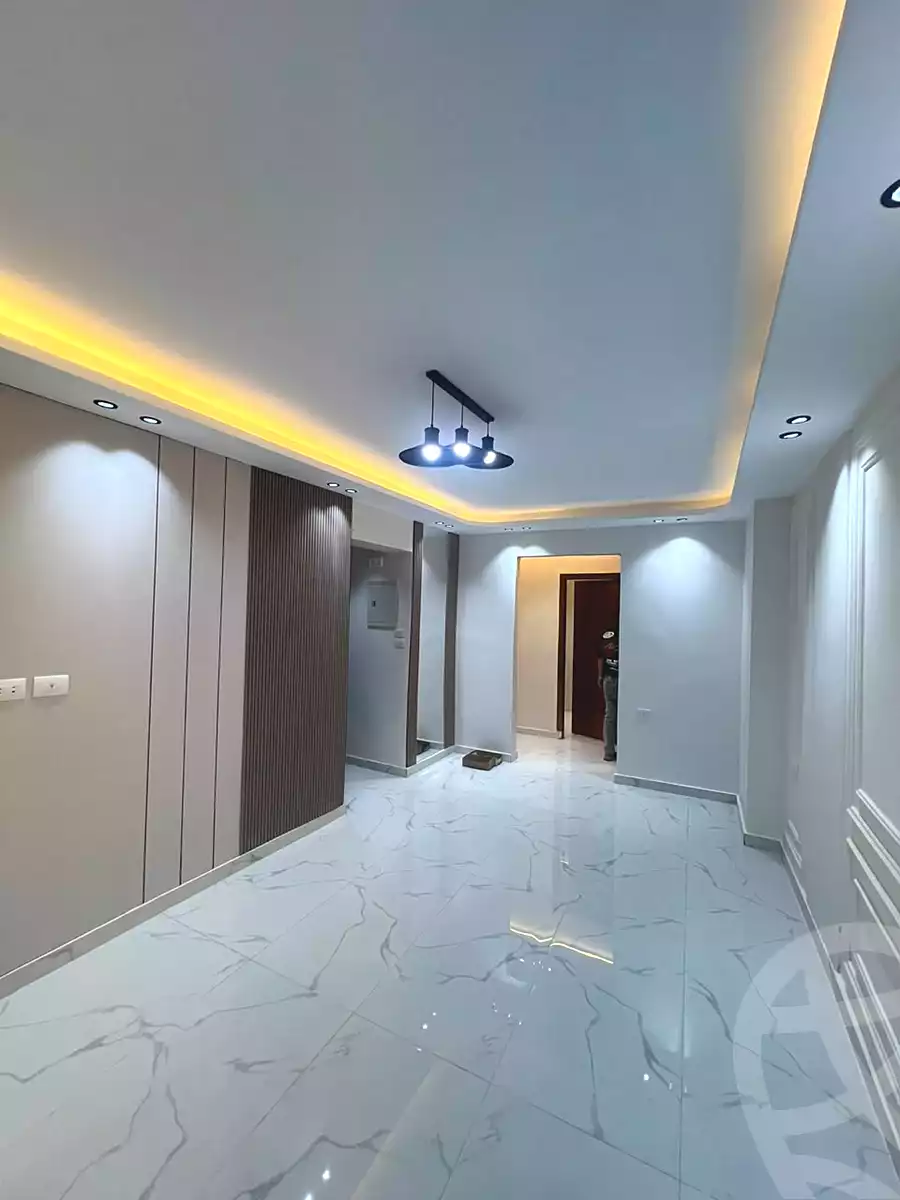 https://aqarmap.com.eg/ar/listing/7141311-for-sale-cairo-6th-of-october-el-ahyaa-neighborhood-3rd-al-hay-al-thalith-st
