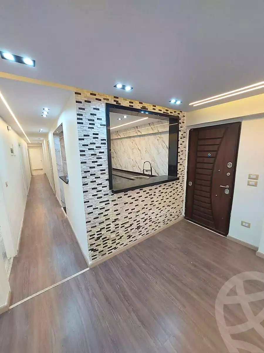 https://aqarmap.com.eg/ar/listing/7142021-for-sale-alexandria-miami-mahmoud-el-isawy-st