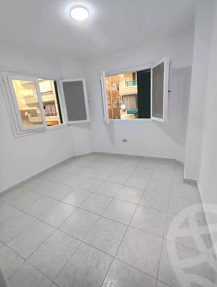 https://aqarmap.com.eg/ar/listing/7142181-for-sale-alexandria-al-agamy-shataa-el-nakheel