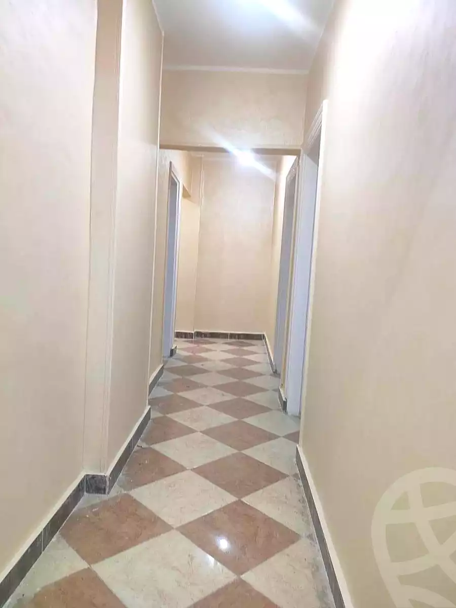 https://aqarmap.com.eg/en/listing/7142454-for-sale-cairo-helwan-helwan-el-sharkeya-latif-basha-st