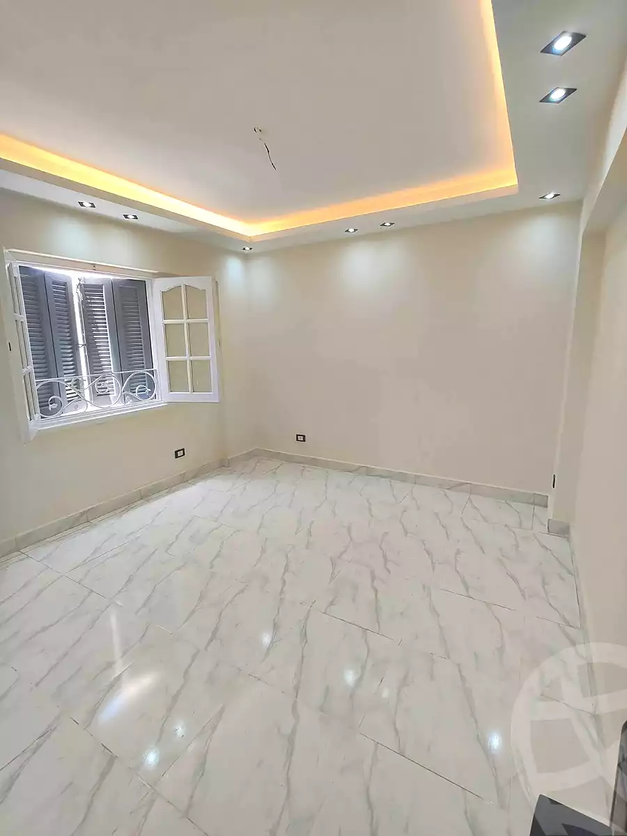 https://aqarmap.com.eg/ar/listing/7144653-for-sale-alexandria-sydy-bshr-sydy-bshr-bhry-mohamed-el-srafi-st.