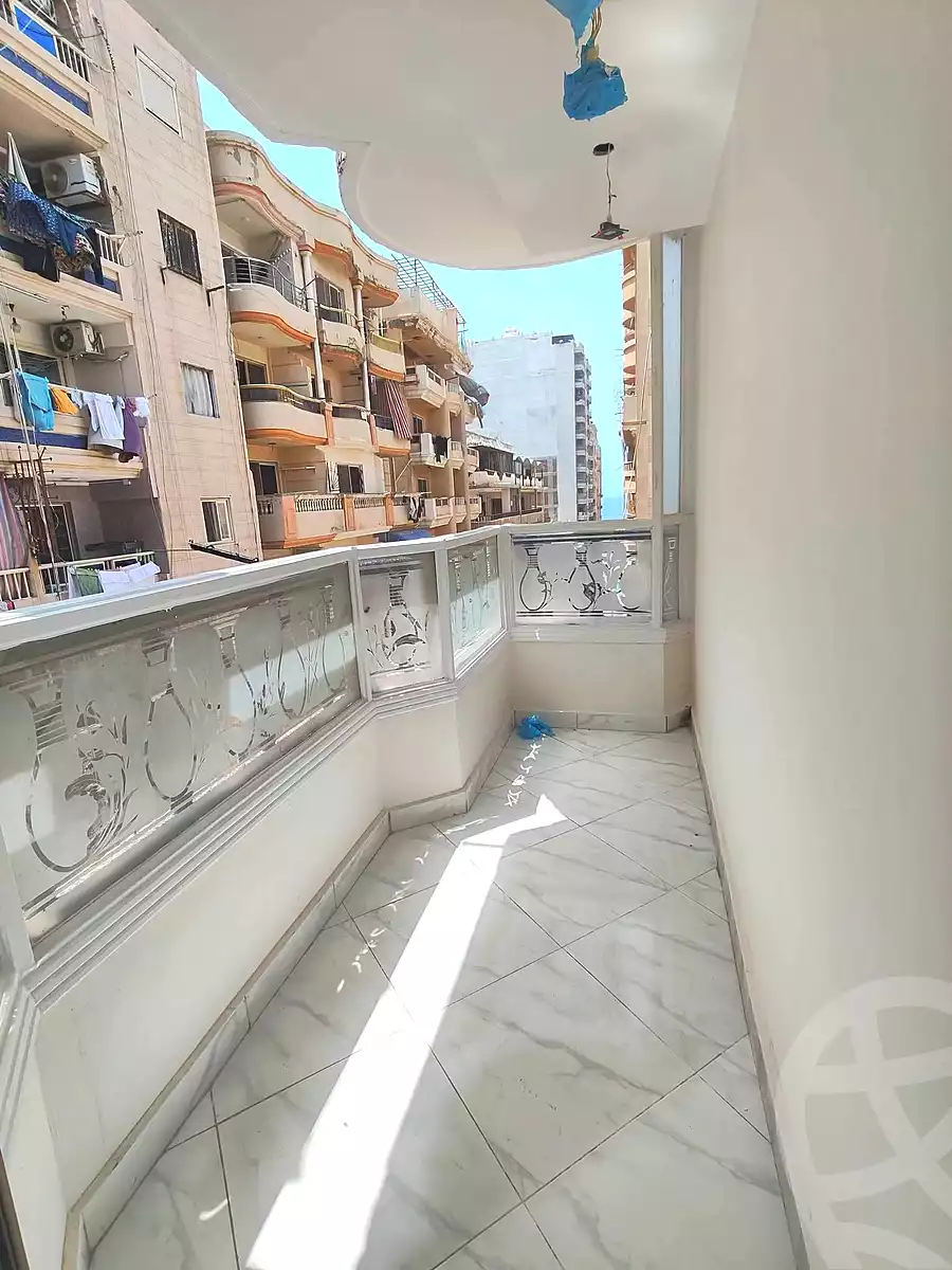 https://aqarmap.com.eg/ar/listing/7144653-for-sale-alexandria-sydy-bshr-sydy-bshr-bhry-mohamed-el-srafi-st.