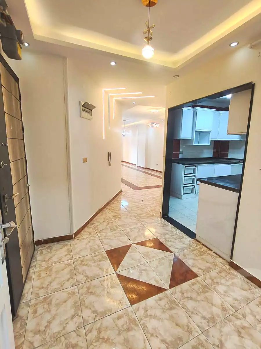https://aqarmap.com.eg/ar/listing/7144787-for-sale-alexandria-miami-el-sebaey-st