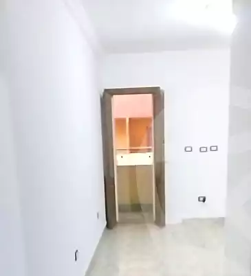 https://aqarmap.com.eg/ar/listing/7144959-for-sale-alexandria-new-miami-compounds-new-miami-doctors-city