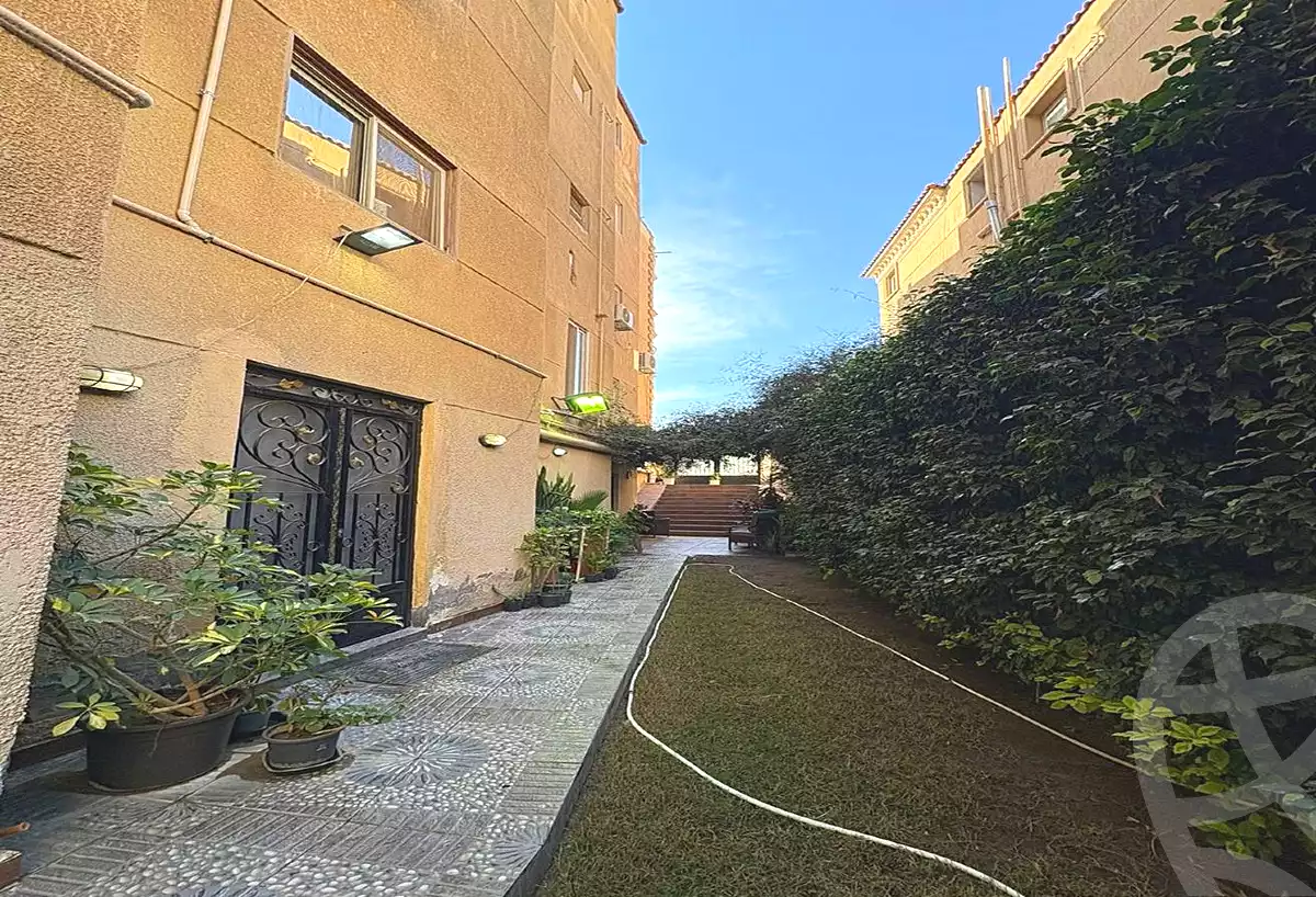 https://aqarmap.com.eg/en/listing/7145712-for-sale-cairo-new-cairo-first-settlement-mhwr-mstfy-kml