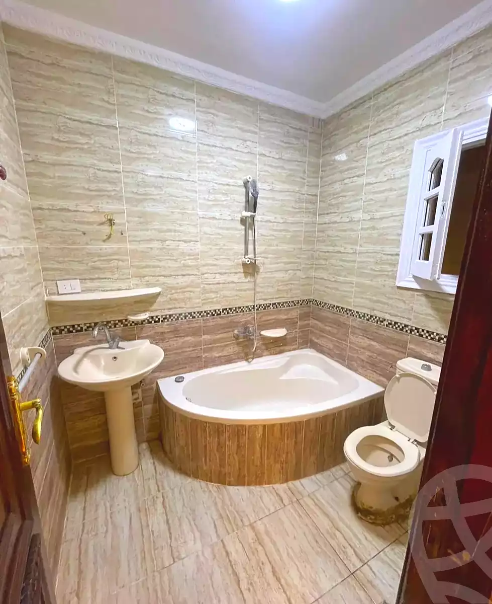 https://aqarmap.com.eg/ar/listing/7146625-for-sale-alexandria-sydy-bshr-sydy-bshr-bhry-mohamed-el-srafi-st.