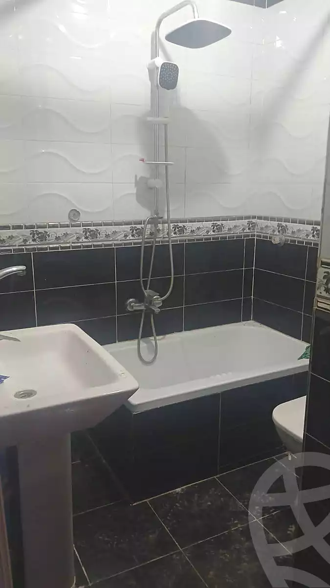 https://aqarmap.com.eg/en/listing/7146680-for-sale-alexandria-al-agamy-el-hanouvel-el-warsha-st