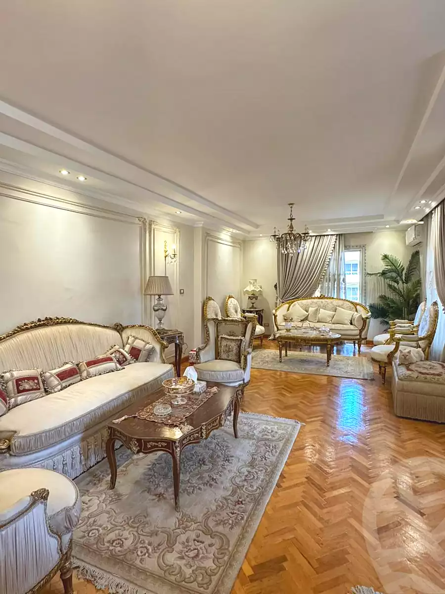 https://aqarmap.com.eg/ar/listing/7147268-for-sale-cairo-el-sheikh-zayed-city-compounds-el-khamayel