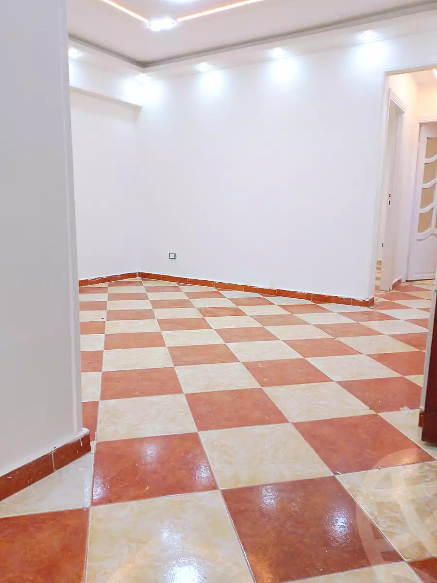 https://aqarmap.com.eg/ar/listing/7147562-for-sale-alexandria-new-miami-street-10