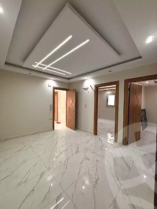 https://aqarmap.com.eg/ar/listing/7147974-for-sale-cairo-el-sheikh-zayed-city-compounds-el-khamayel