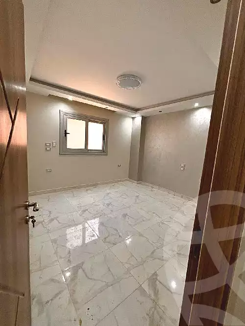 https://aqarmap.com.eg/ar/listing/7147974-for-sale-cairo-el-sheikh-zayed-city-compounds-el-khamayel