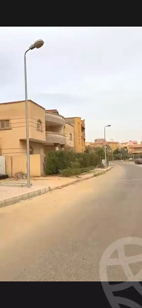 https://aqarmap.com.eg/ar/listing/7149276-for-sale-cairo-new-cairo-ganob-el-akadamiya-south-academy-d-mohamed-farid-abo-hadid-st