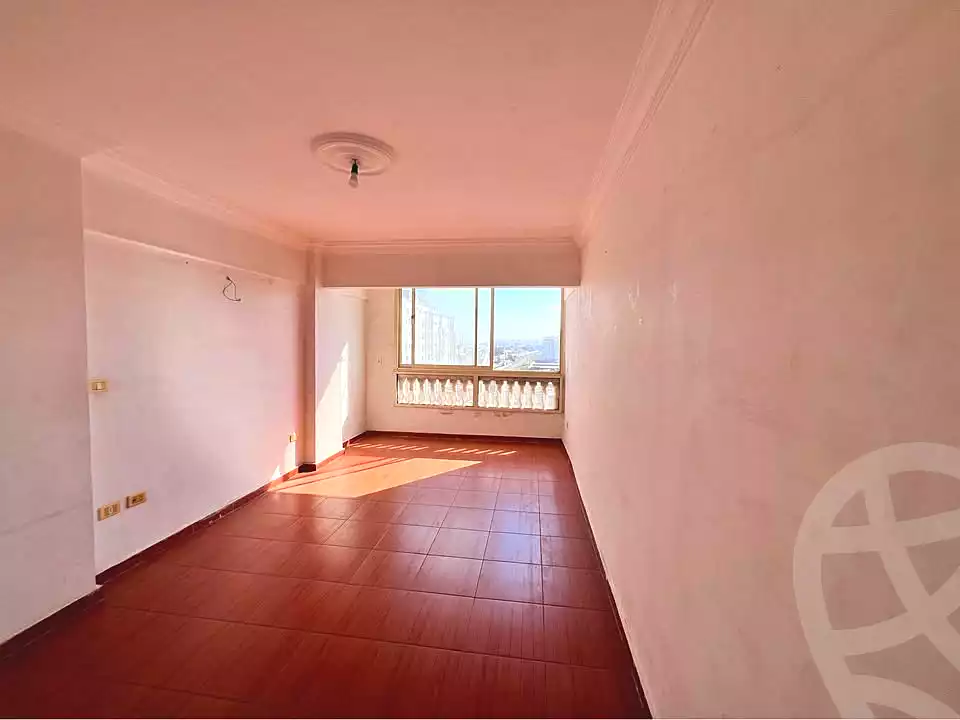 https://aqarmap.com.eg/ar/listing/7150120-for-sale-alexandria-moharram-bey