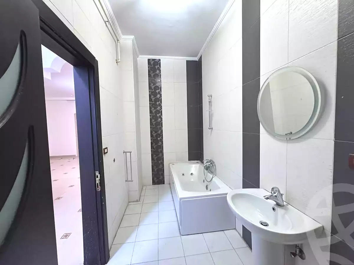 https://aqarmap.com.eg/ar/listing/7152017-for-rent-cairo-new-cairo-ganob-el-akadamiya-south-academy-h-mosaab-ibn-omair-st