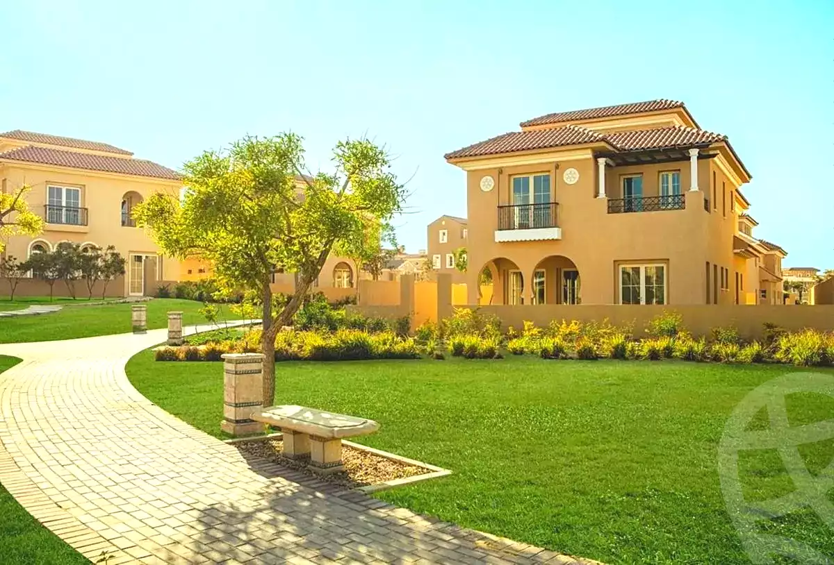 https://aqarmap.com.eg/en/listing/7152206-for-sale-cairo-new-cairo-compounds-hyde-park-centre-ville-hyde-park