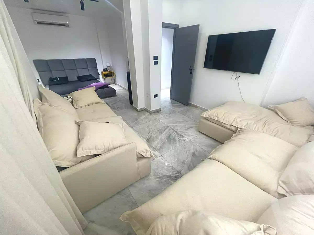 دوبلكس بـ٣ غرف نوم في Italian Square، صورة ٨ من ٨