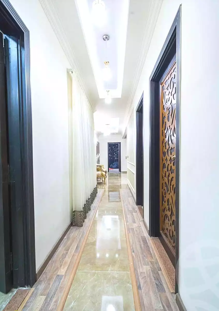 https://aqarmap.com.eg/ar/listing/7152879-for-sale-cairo-new-cairo-ganob-el-akadamiya-south-academy-a-zaid-ebn-haretha-st