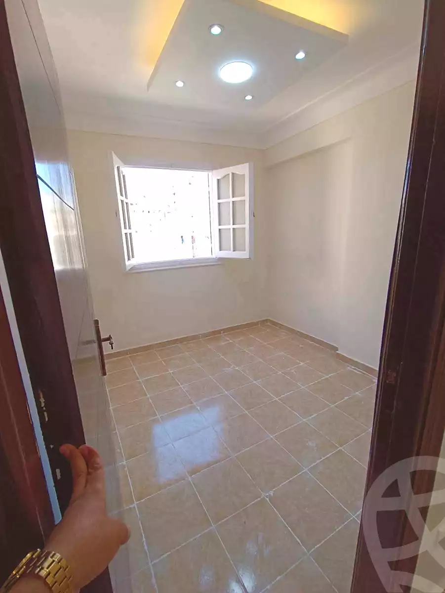 https://aqarmap.com.eg/ar/listing/7153393-for-sale-alexandria-sydy-bshr-sydy-bshr-bhry-ali-hipa-st