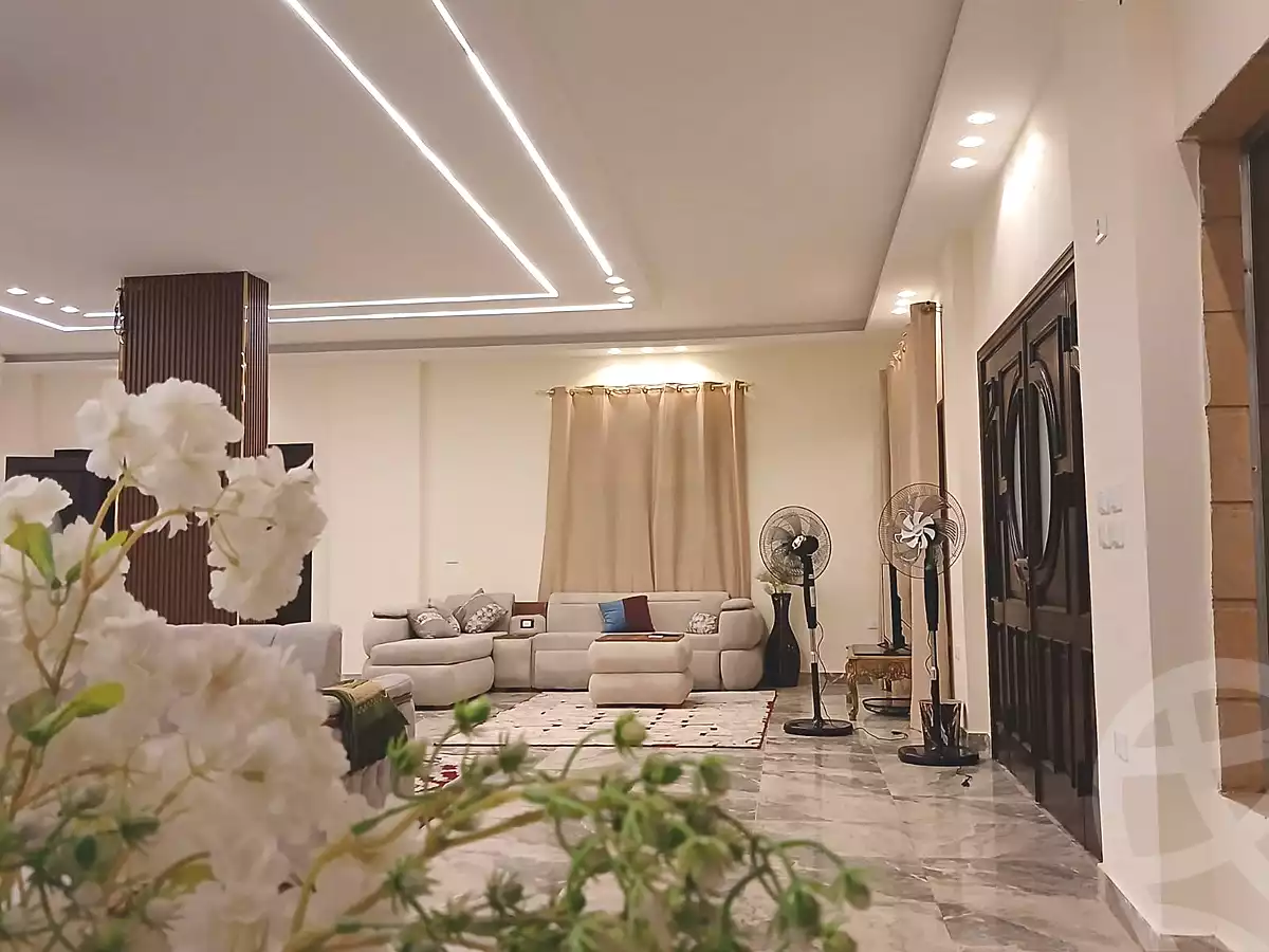 https://aqarmap.com.eg/ar/listing/7154513-for-rent-cairo-el-sheikh-zayed-city-lshykh-zyd-ljdyd-el-reef-el-oroby