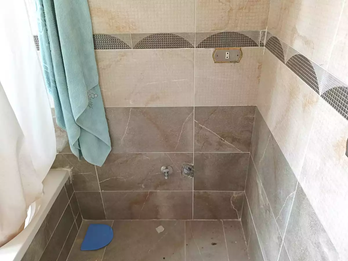 https://aqarmap.com.eg/ar/listing/7154763-for-rent-cairo-6th-of-october-el-ahyaa-neighborhood-3rd-al-hay-al-thalith-st