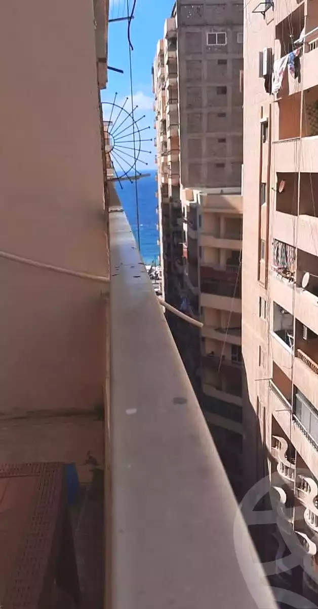 https://aqarmap.com.eg/ar/listing/7155440-for-sale-alexandria-el-asafra-shr-45