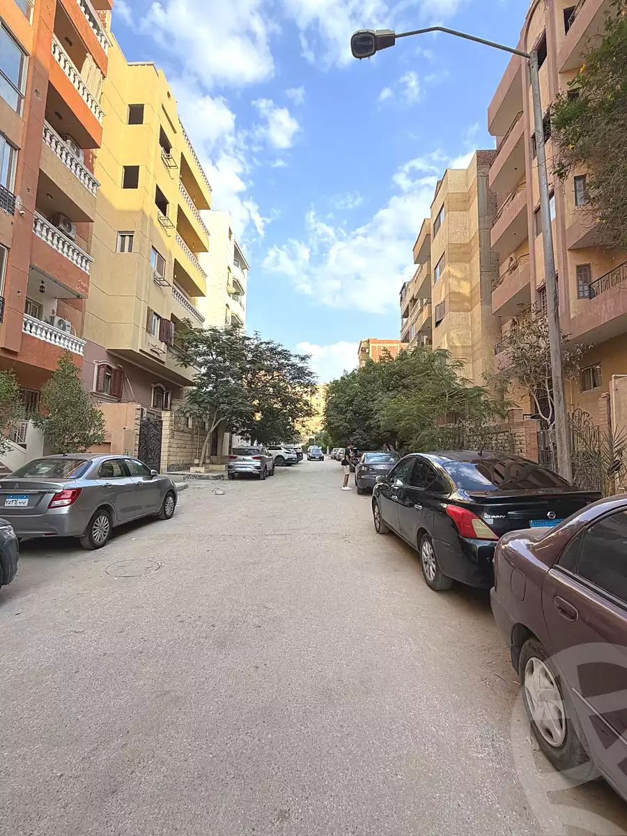 https://aqarmap.com.eg/ar/listing/7155972-for-sale-cairo-6th-of-october-el-ahyaa-neighborhood-4th-school-st