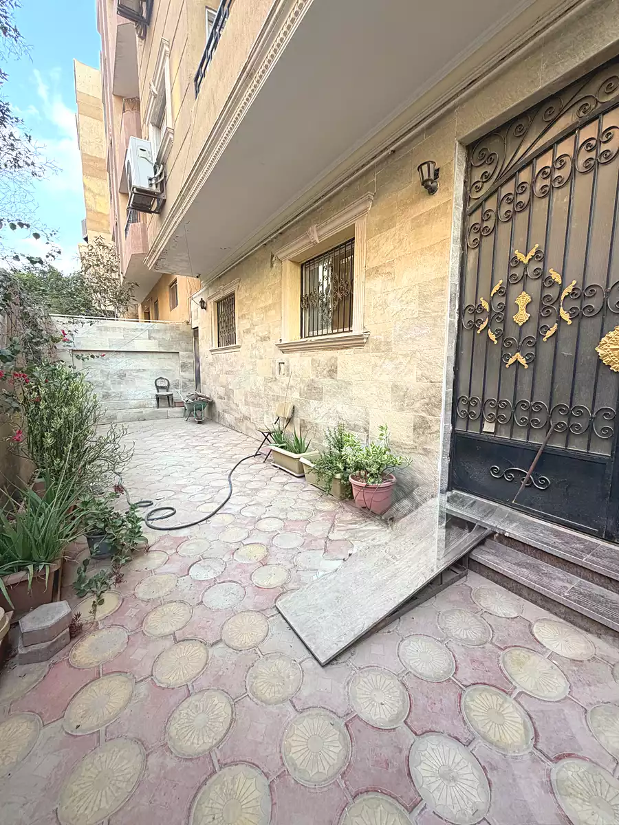 https://aqarmap.com.eg/ar/listing/7155972-for-sale-cairo-6th-of-october-el-ahyaa-neighborhood-4th-school-st