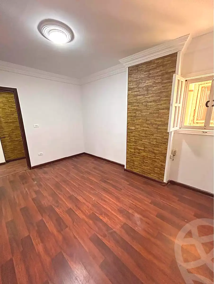 https://aqarmap.com.eg/ar/listing/7157509-for-sale-alexandria-sydy-bshr-sydy-bshr-bhry-shr-mhmwd-l-yswy
