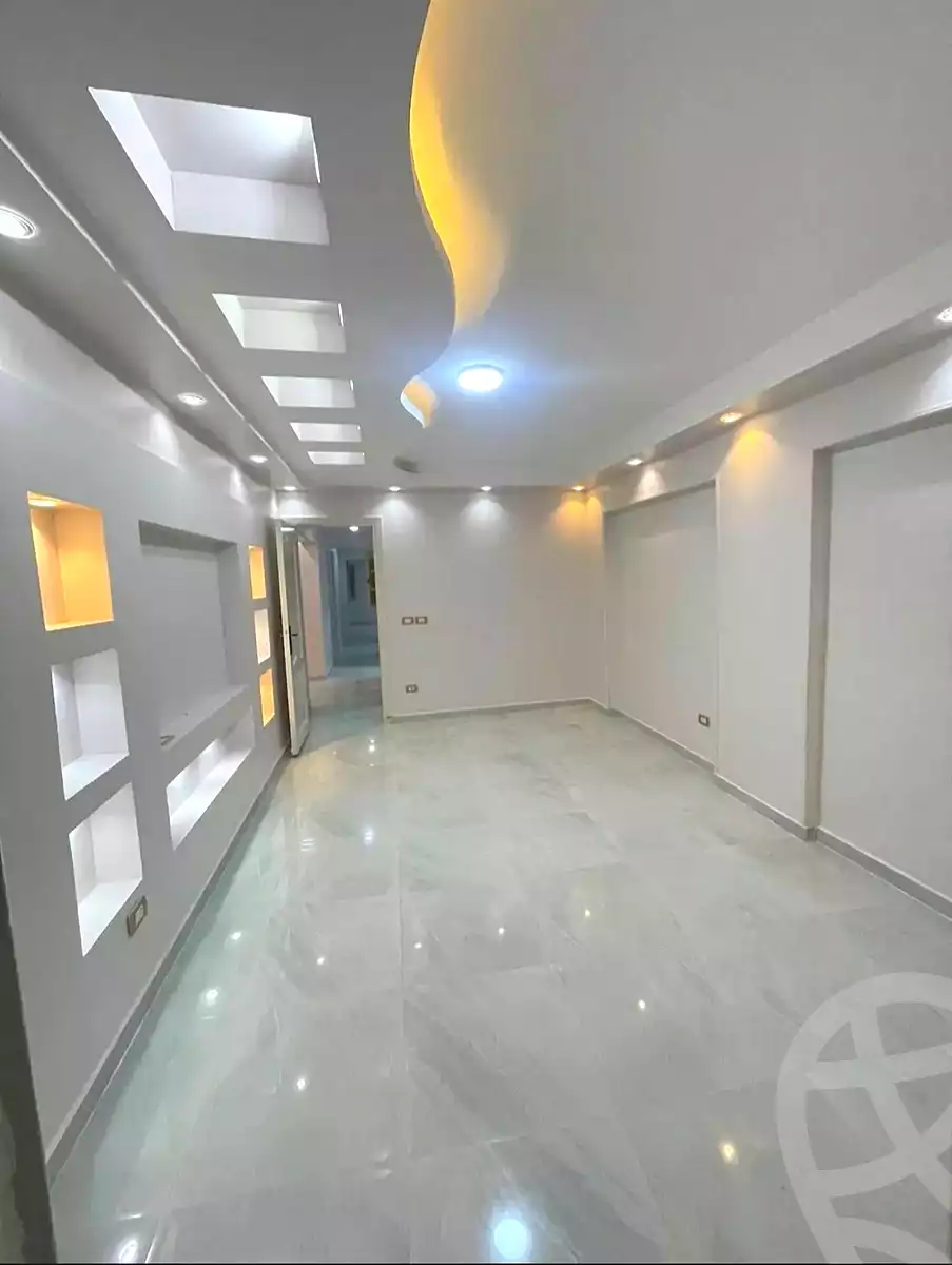 https://aqarmap.com.eg/ar/listing/7157563-for-sale-alexandria-el-asafra-l-sfr-bhry