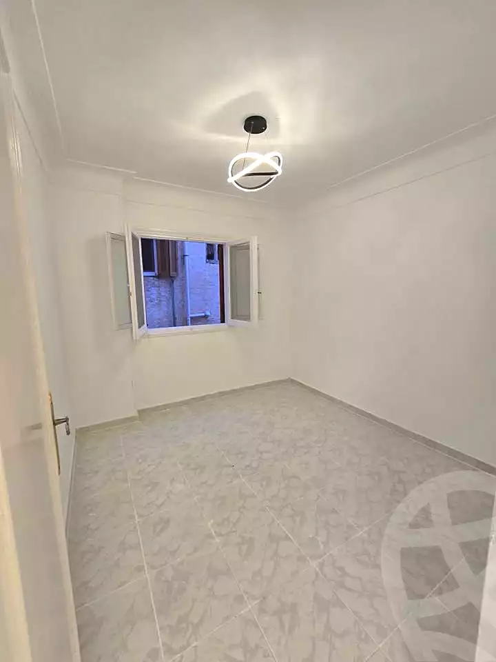 https://aqarmap.com.eg/ar/listing/7158508-for-sale-alexandria-al-agamy-shataa-el-nakheel