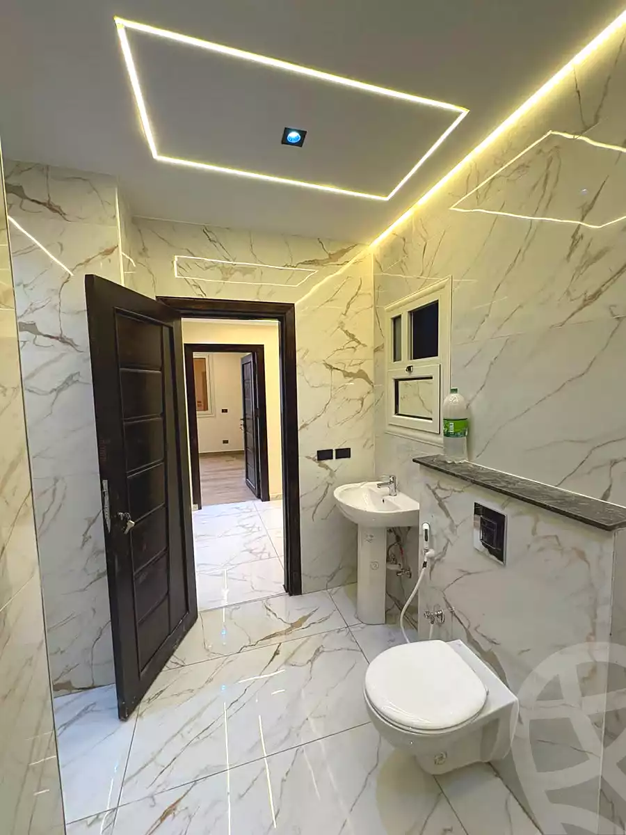 https://aqarmap.com.eg/ar/listing/7159139-for-sale-cairo-new-cairo-ganob-el-akadamiya-south-academy-h-el-shaheed-sayed-zakarya-khalil-st