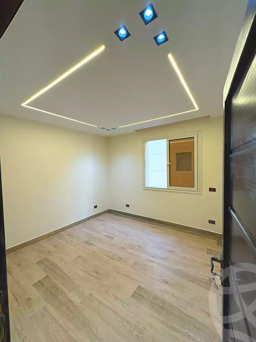 https://aqarmap.com.eg/ar/listing/7159139-for-sale-cairo-new-cairo-ganob-el-akadamiya-south-academy-h-el-shaheed-sayed-zakarya-khalil-st