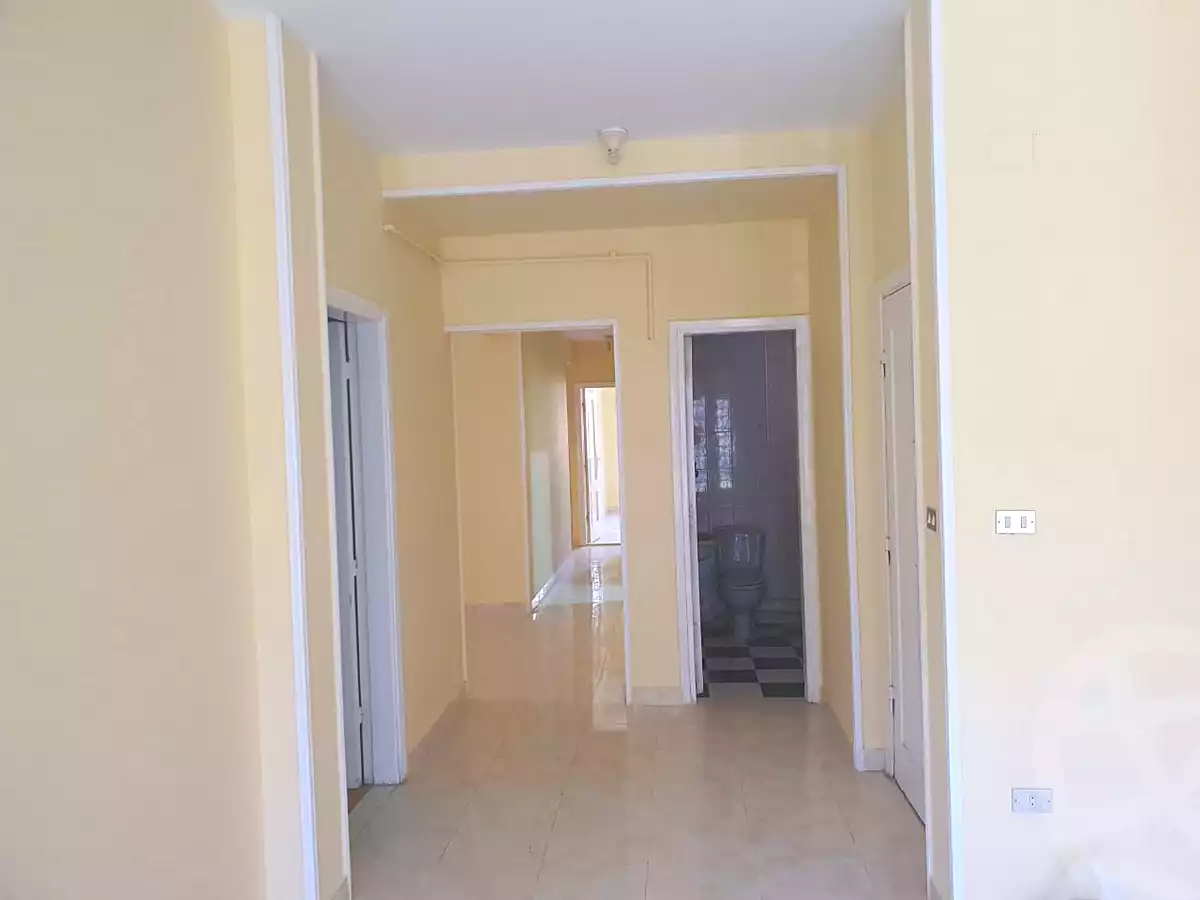https://aqarmap.com.eg/ar/listing/7159567-for-rent-cairo-6th-of-october-el-ahyaa-neighborhood-8th-el-tahrir-rd