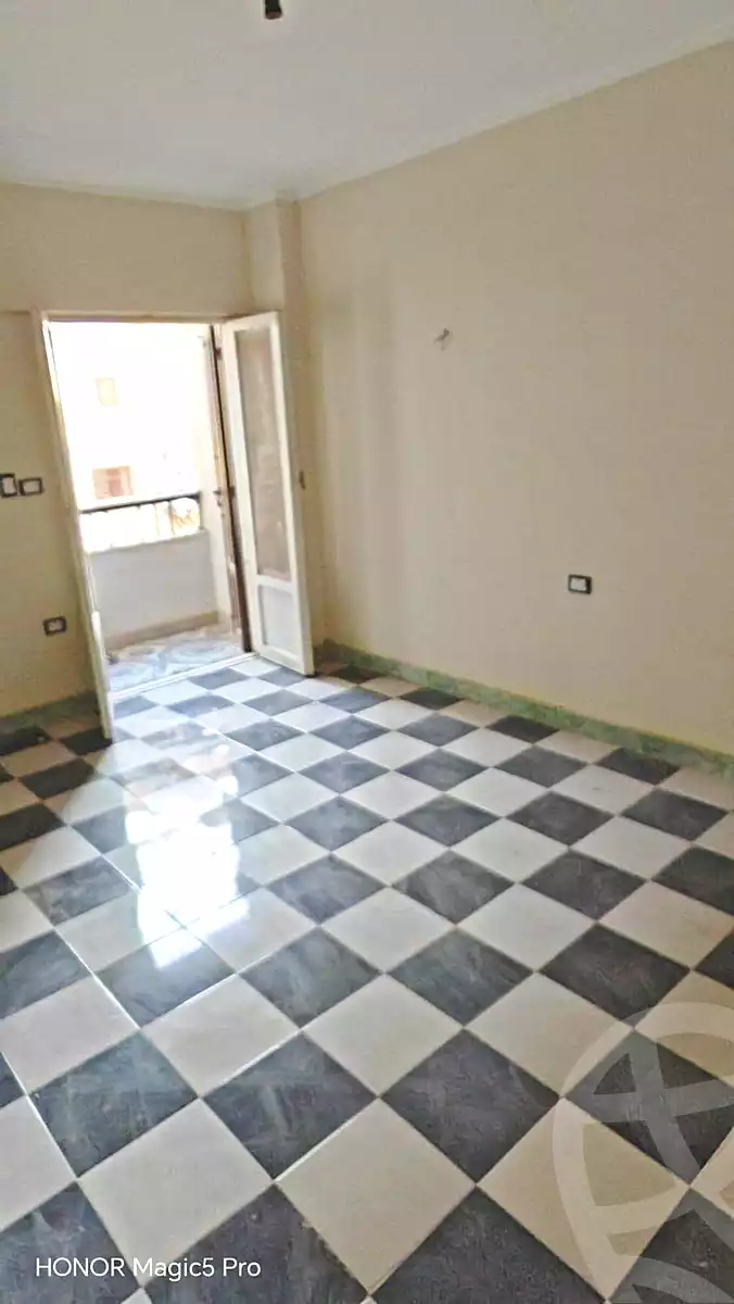 https://aqarmap.com.eg/en/listing/7159591-for-sale-cairo-helwan-helwan-el-sharkeya-mostafa-safwat-st