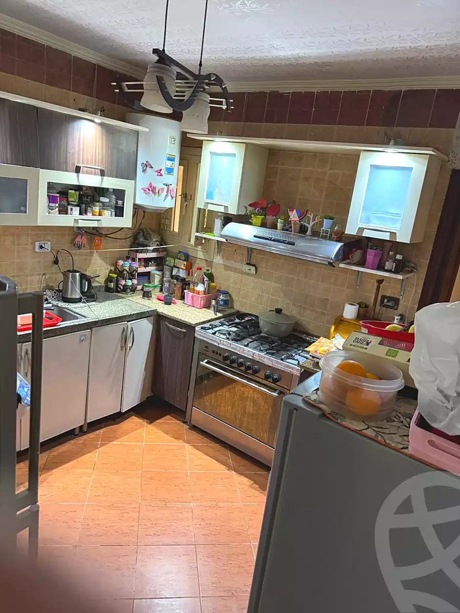https://aqarmap.com.eg/ar/listing/7159942-for-sale-cairo-6th-of-october-el-ahyaa-neighborhood-2nd-divided-from-al-kafrawei-st