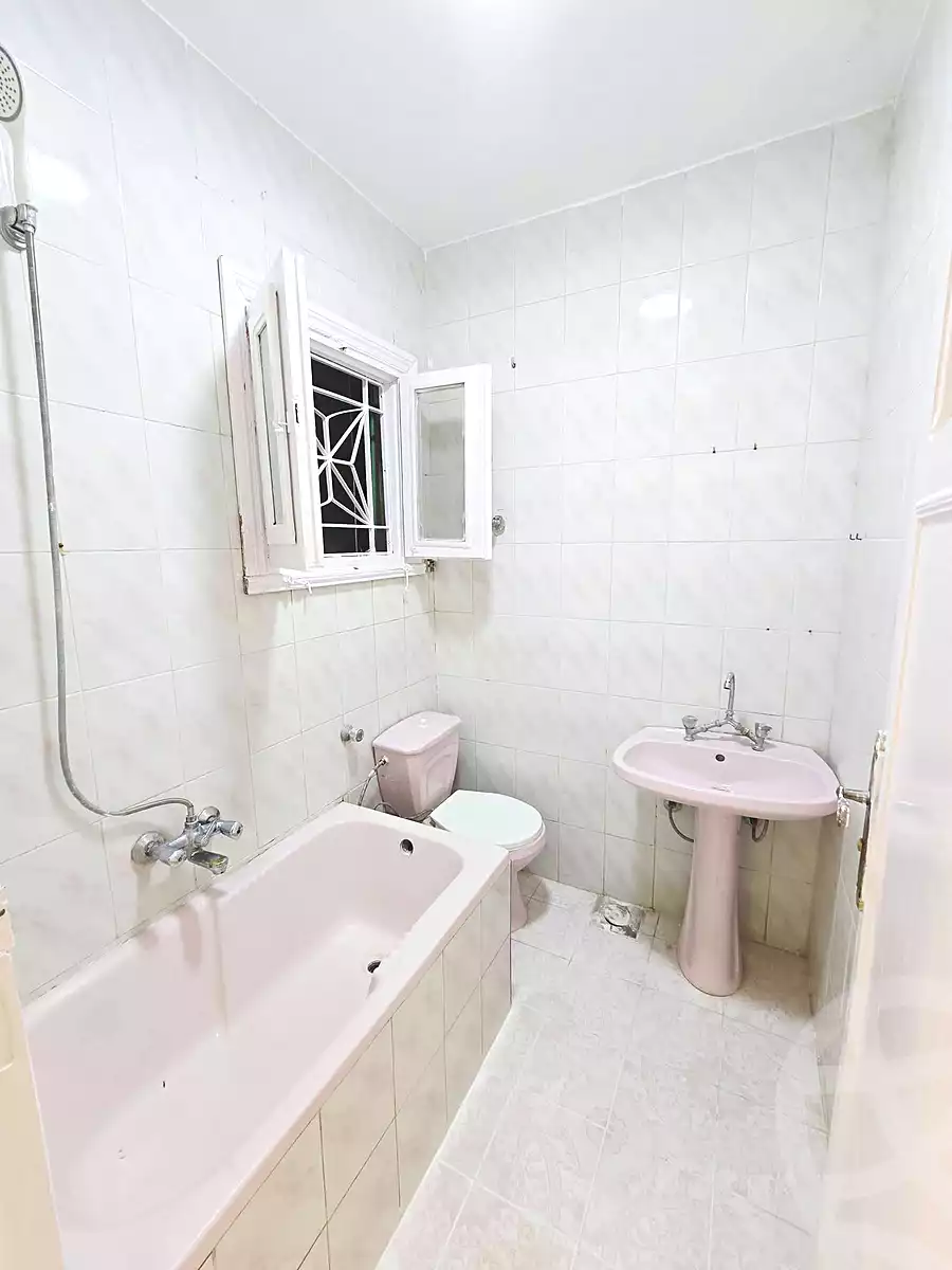 https://aqarmap.com.eg/en/listing/7160837-for-sale-alexandria-al-agamy