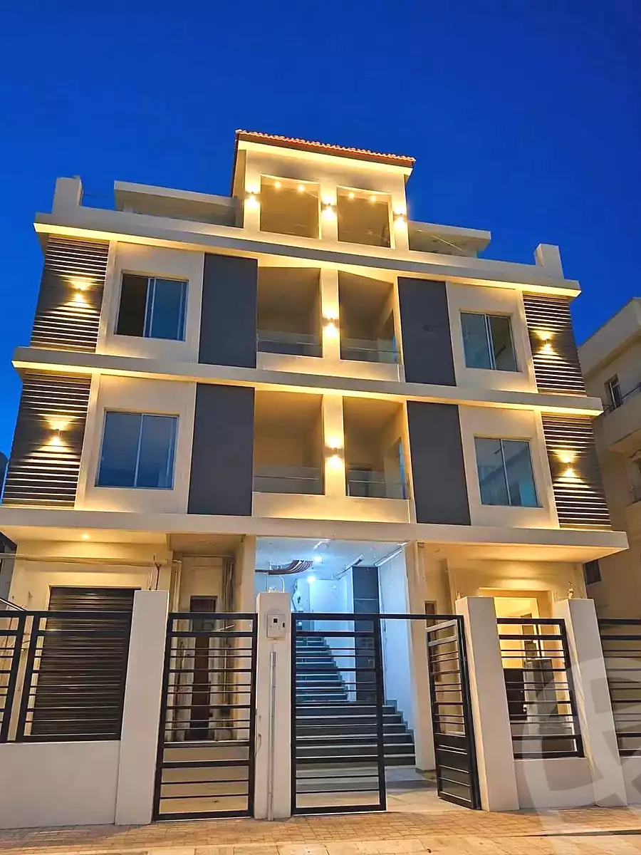 https://aqarmap.com.eg/ar/listing/7162739-for-sale-cairo-el-sheikh-zayed-city-el-hay-el-thaleth-ashaer-area-3-el-salam-st
