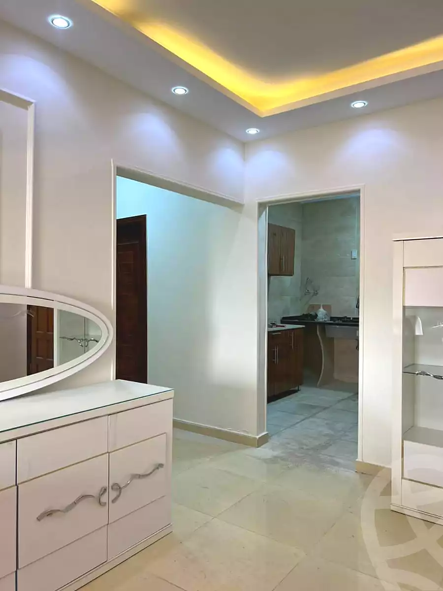 https://aqarmap.com.eg/en/listing/7163760-for-sale-cairo-el-sheikh-zayed-city-compounds-el-khamayel