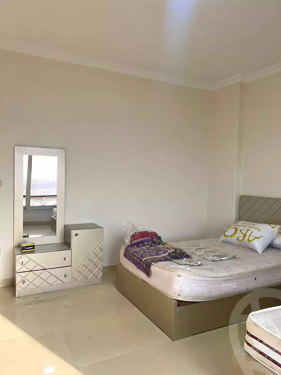 https://aqarmap.com.eg/en/listing/7163760-for-sale-cairo-el-sheikh-zayed-city-compounds-el-khamayel