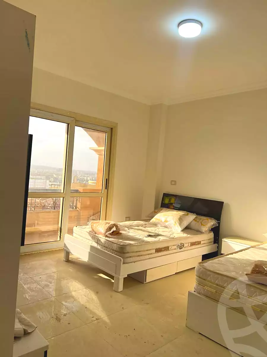 https://aqarmap.com.eg/en/listing/7163760-for-sale-cairo-el-sheikh-zayed-city-compounds-el-khamayel