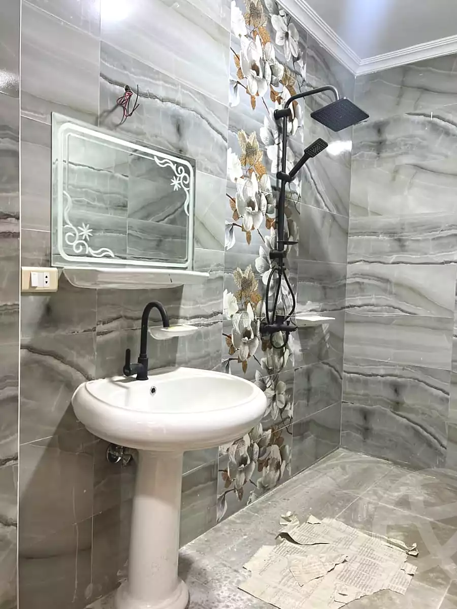 https://aqarmap.com.eg/en/listing/7163760-for-sale-cairo-el-sheikh-zayed-city-compounds-el-khamayel