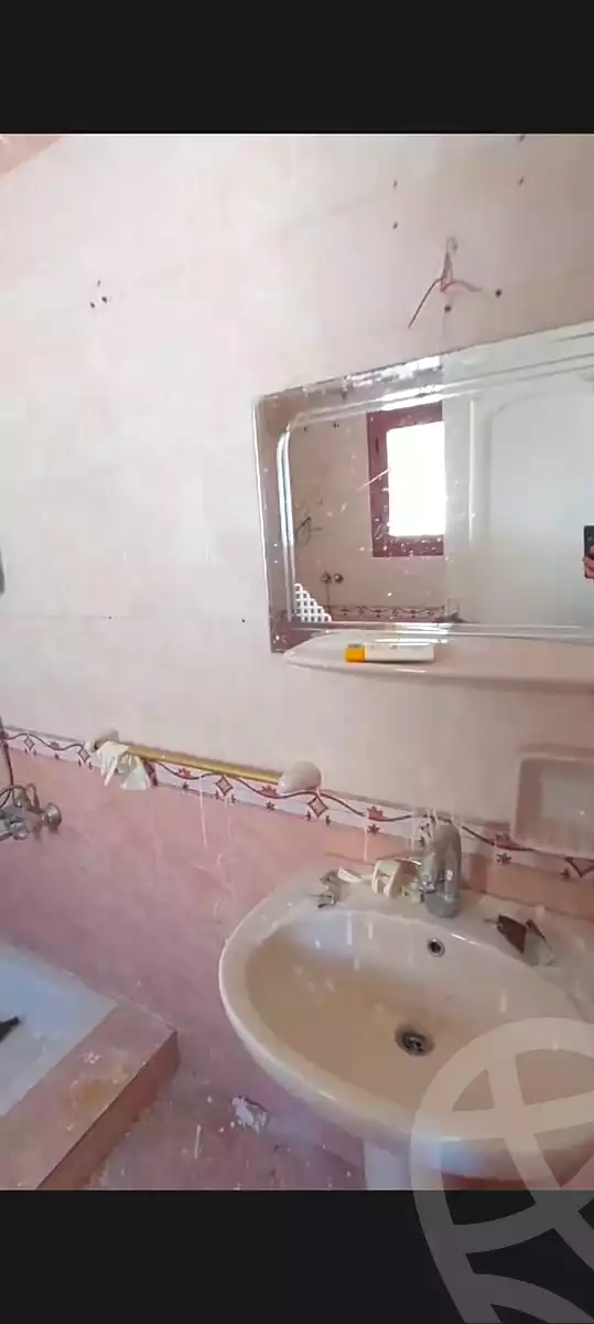 https://aqarmap.com.eg/ar/listing/7163758-for-rent-cairo-6th-of-october-el-ahyaa-neighborhood-1st-third-neighborhood