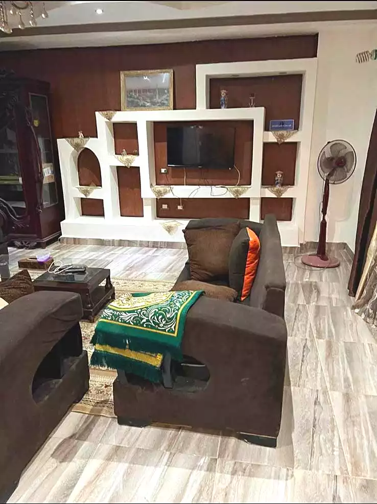 https://aqarmap.com.eg/ar/listing/7163915-for-rent-cairo-6th-of-october-el-ahyaa-neighborhood-1st-third-neighborhood